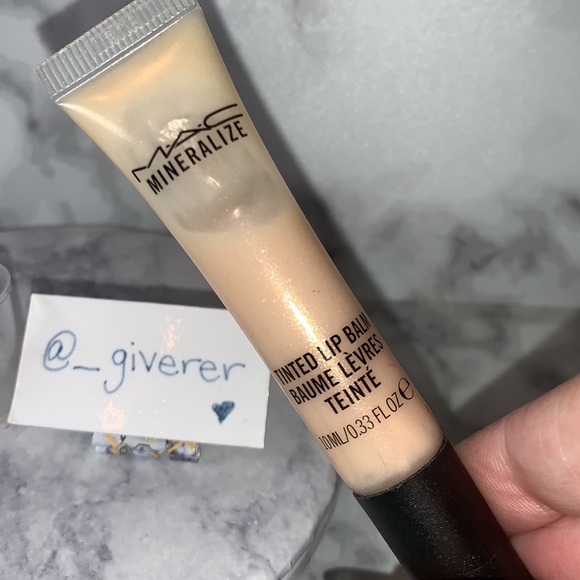 CHEERY CHERRY 🍒 MINERALIZED TINTED LIP BALM MAC (Baking Beauties) - Picture 3 of 16